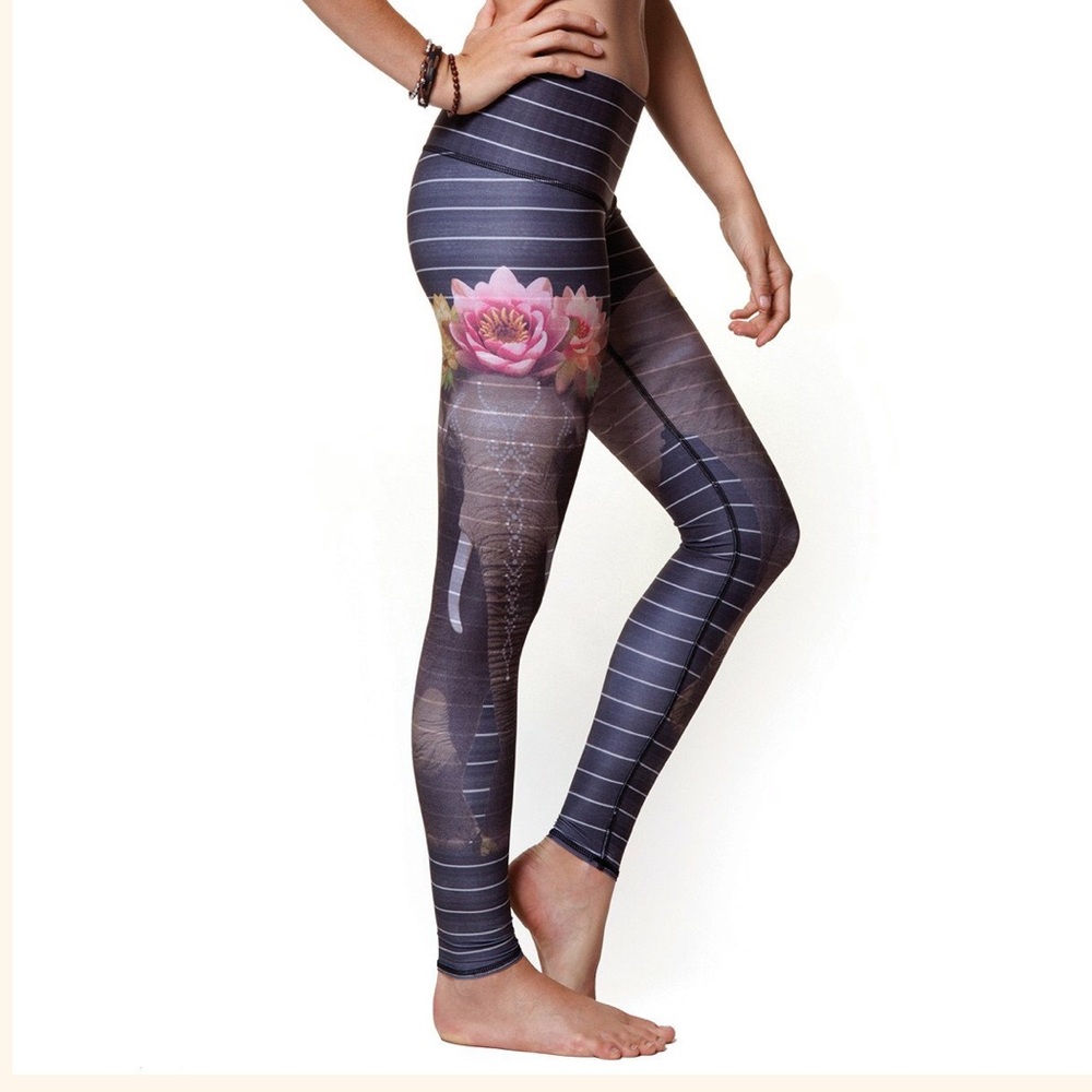 Teeki love the elephant hot pant leggings